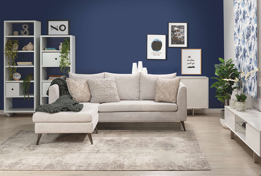 Metropolis Chaise Front - no coffee NEWSPRINT